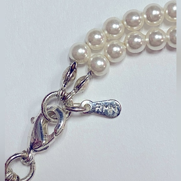 Beautiful RMN Faux Pearl Necklace - Picture 6 of 7